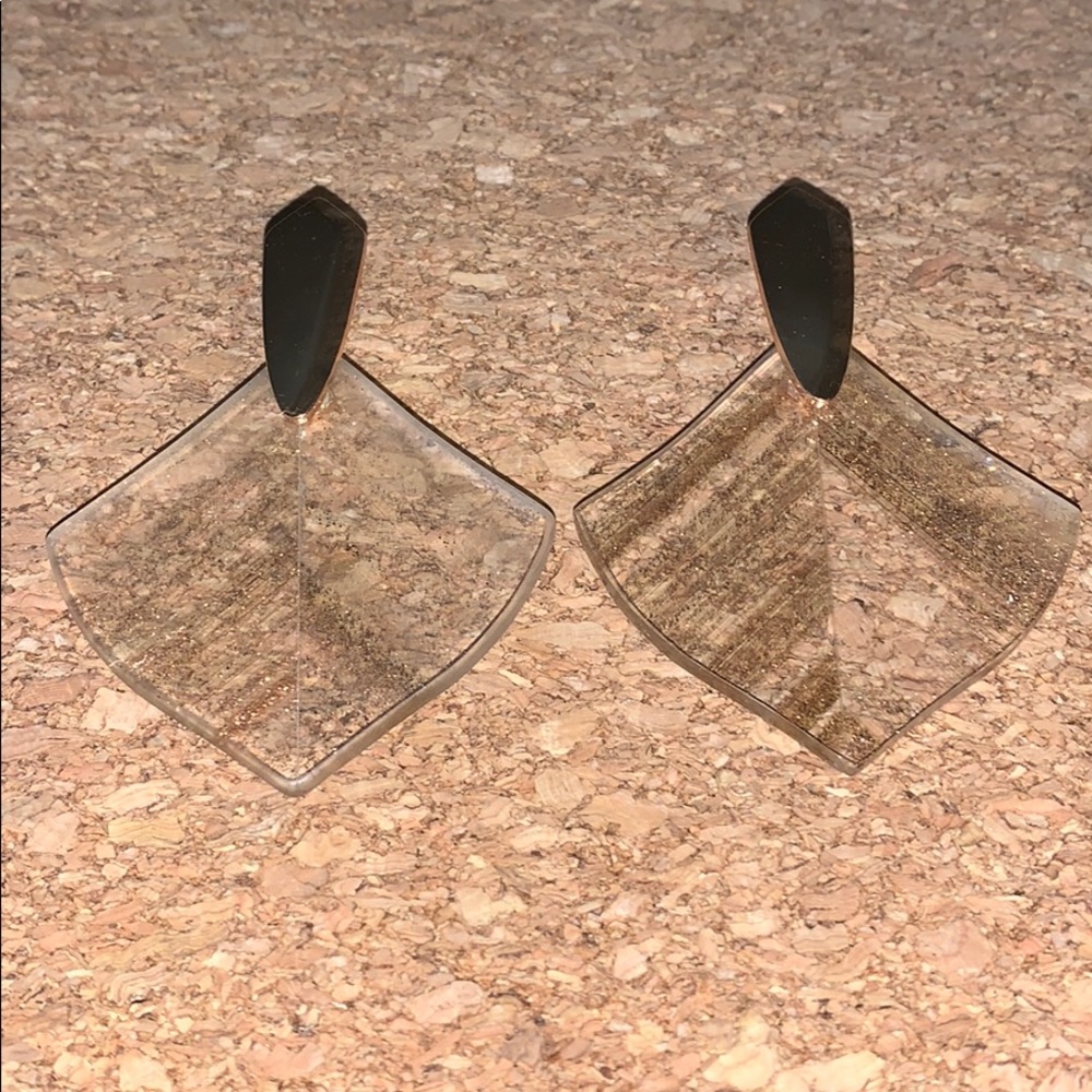 Kendra Scott Earrings. NWOT